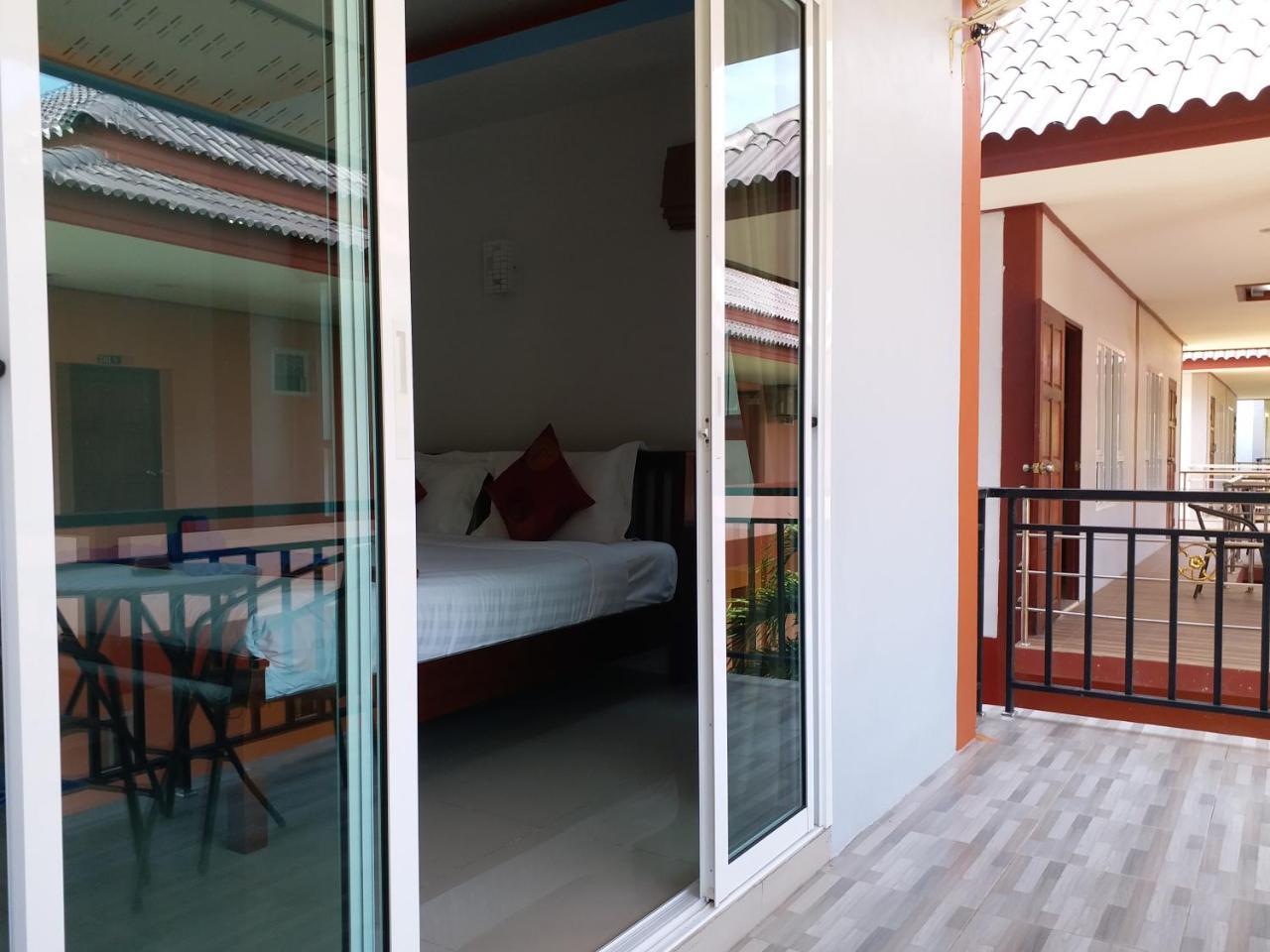 Tamarind Lanta Resort Ko Lanta Extérieur photo