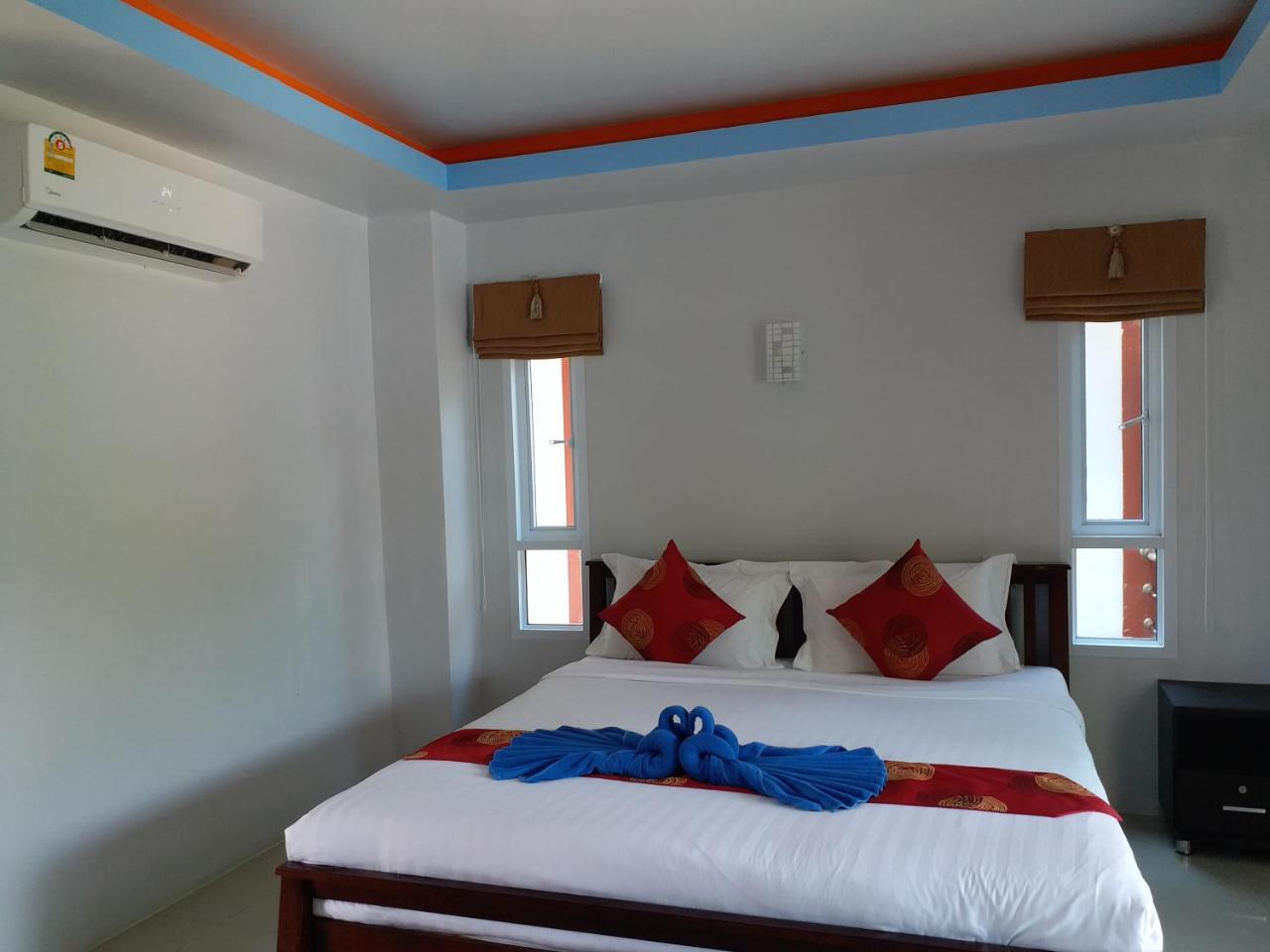 Tamarind Lanta Resort Ko Lanta Extérieur photo