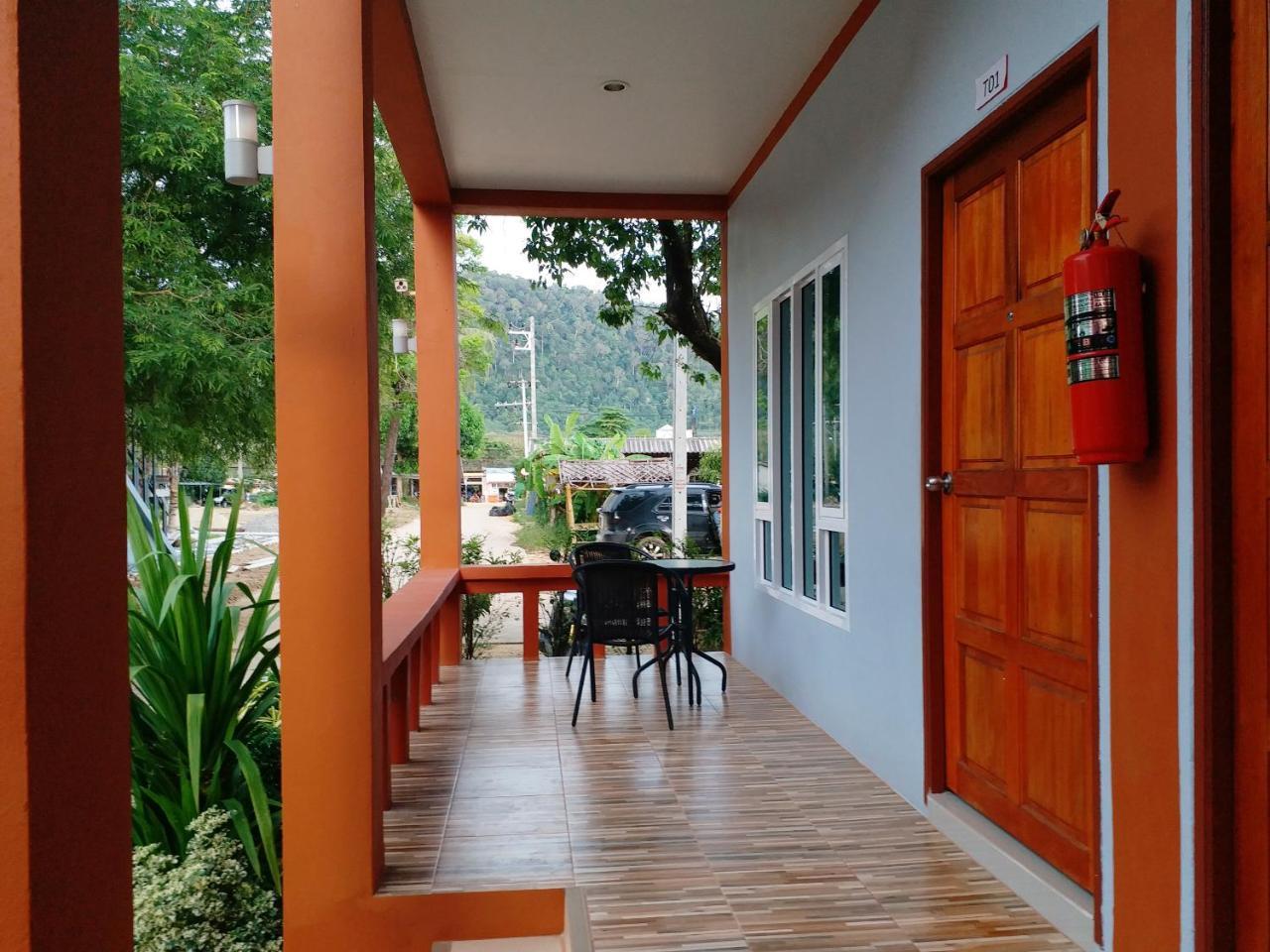 Tamarind Lanta Resort Ko Lanta Extérieur photo